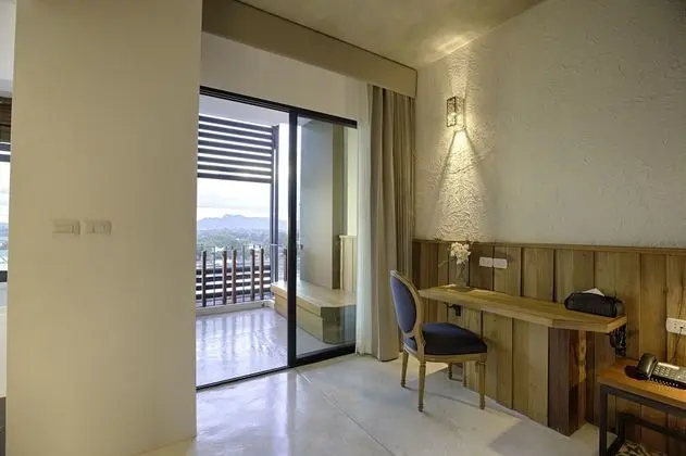 Jacuzzi Riverfront - Scenical