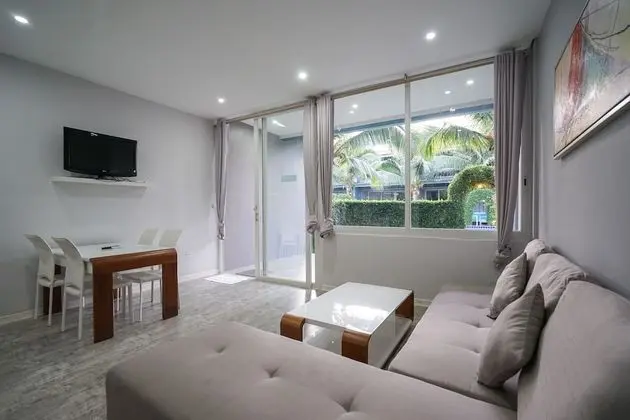 1 Bedroom Pool Access