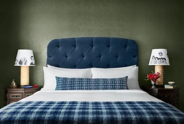 Oda, 1 En Büyük (King) Boy Yatak, Engellilere Uygun (Graduate King - Accessible)