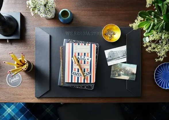 Oda, 1 En Büyük (King) Boy Yatak, Engellilere Uygun (Graduate King - Accessible)