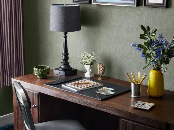 Oda, 1 En Büyük (King) Boy Yatak, Engellilere Uygun (Graduate King - Accessible)