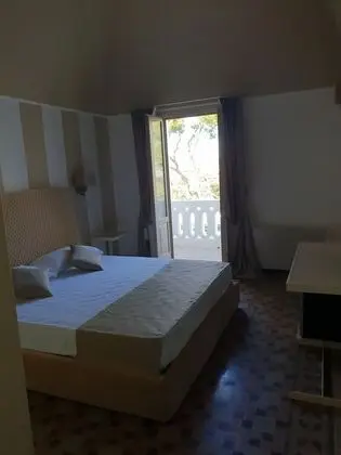 Junior Tek Büyük Yataklı Oda, Balkon, Bahçe Manzaralı
