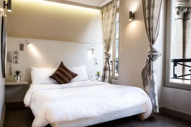 Comfort Tek Büyük Yataklı Oda