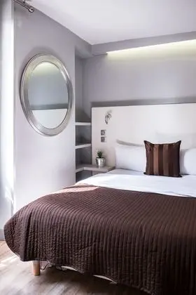 Comfort Tek Büyük Yataklı Oda