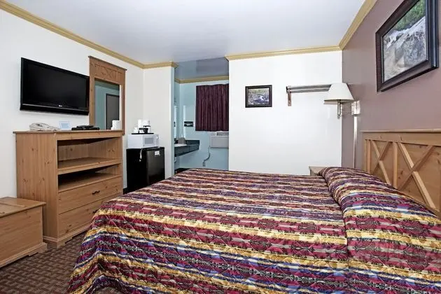 Bir Queen-Size Yataklı Oda (Sigara İçilmez)