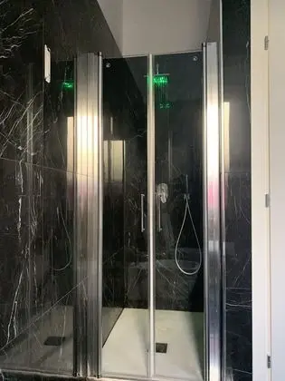 Comfort Tek Büyük veya İki Ayrı Yataklı Oda, Banyolu/Duşlu, Şehir Manzaralı (C.Monet)