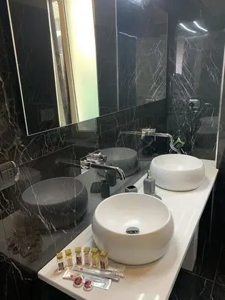 Comfort Tek Büyük veya İki Ayrı Yataklı Oda, Banyolu/Duşlu, Şehir Manzaralı (C.Monet)