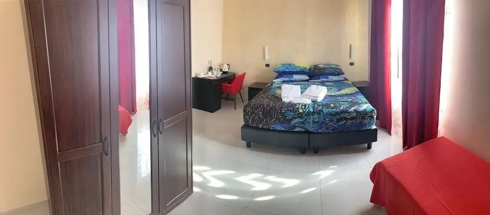 Süit, Banyolu/Duşlu (F.Botero)