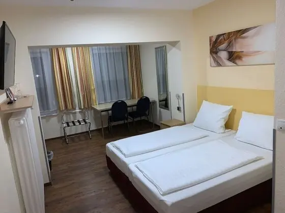 Tek Büyük Yataklı Oda