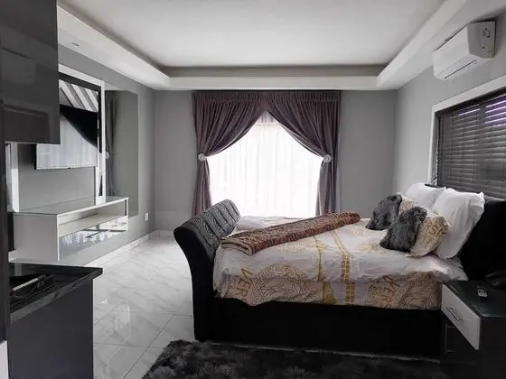 Honeymoon Tek Büyük Yataklı Oda