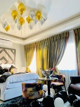 Luxury Tek Büyük Yataklı Oda