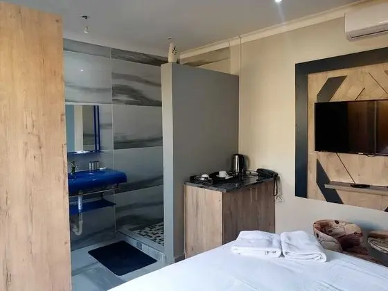 Standard Tek Büyük Yataklı Oda