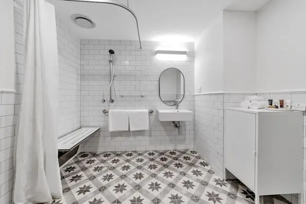 Deluxe Tek Büyük Yataklı Oda, Engellilere Uygun