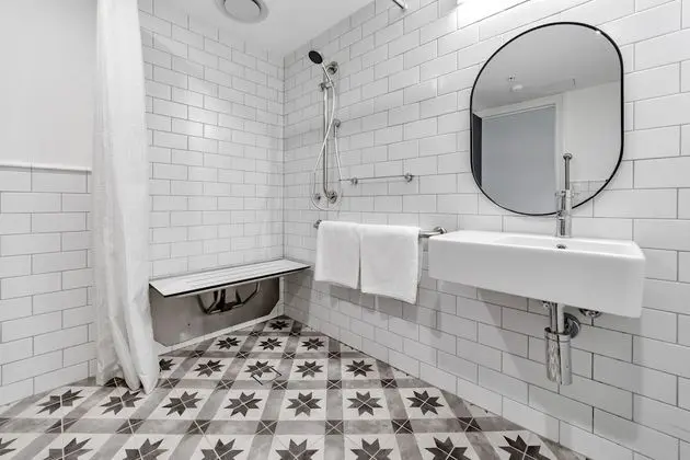 Deluxe Tek Büyük Yataklı Oda, Engellilere Uygun