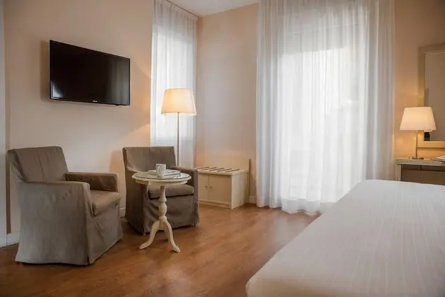 Deluxe Büyük Yataklı Tek Kişilik Oda