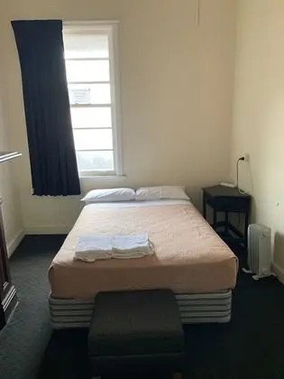 Standard Tek Büyük Yataklı Oda