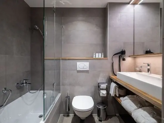Deluxe Tek Büyük Yataklı Oda, Sigara İçilmez, Banyolu/Duşlu