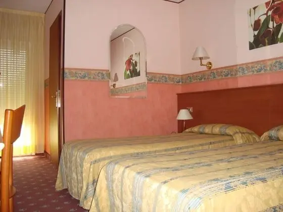 Tek Büyük veya İki Ayrı Yataklı Oda, Balkon