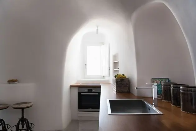 Cave Design House, Hot Tub (Caldera View)