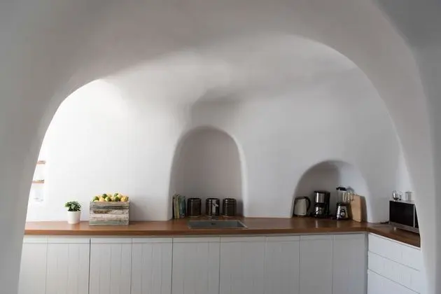 Cave Design House, Hot Tub (Caldera View)