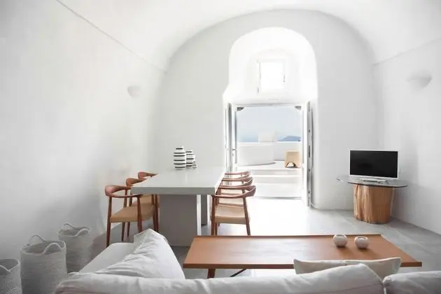 Cave Design House, Hot Tub (Caldera View)