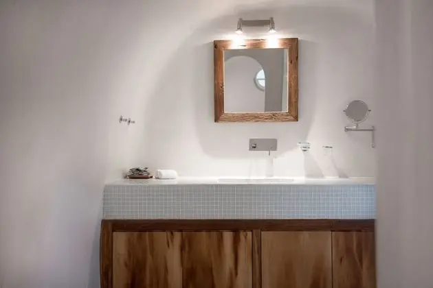 Cave Design House, Hot Tub (Caldera View)