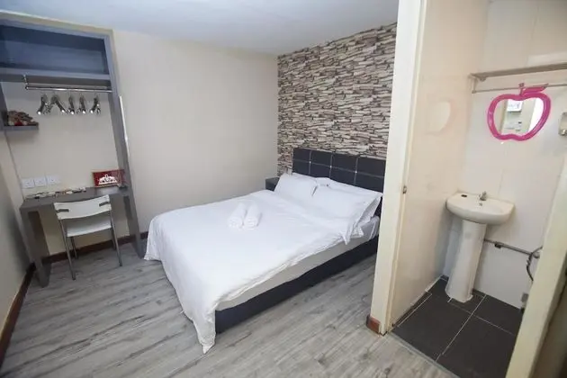 Queen Room, Private Bathroom