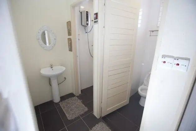 Tek Kişilik Oda, Ortak Banyo