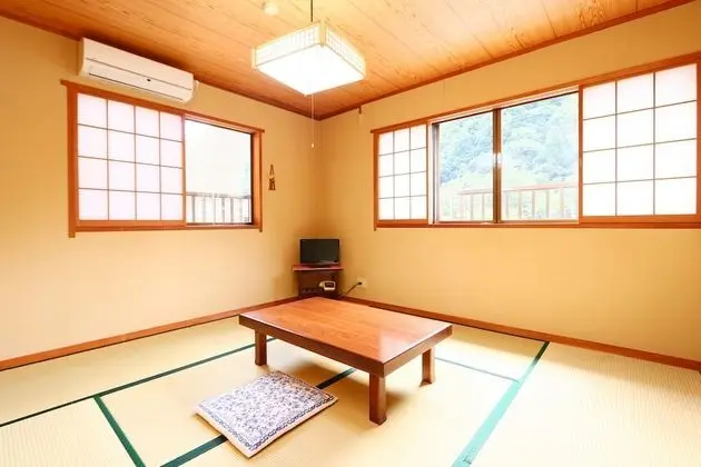 Traditional Oda (Japanese Style for 4 Guests)