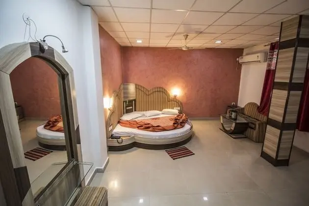 Luxury Tek Büyük Yataklı Oda