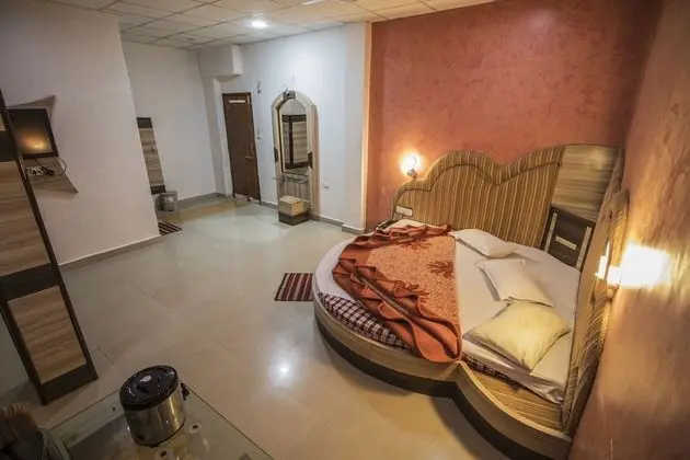 Luxury Tek Büyük Yataklı Oda