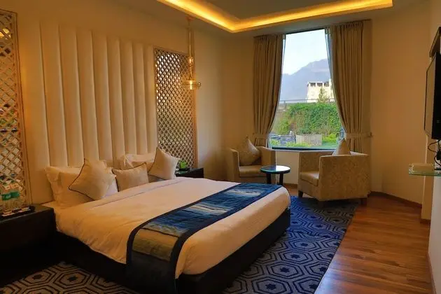 Club Oda, 1 En Büyük (King) Boy Yatak, Sigara İçilmez, Tepe Manzaralı
