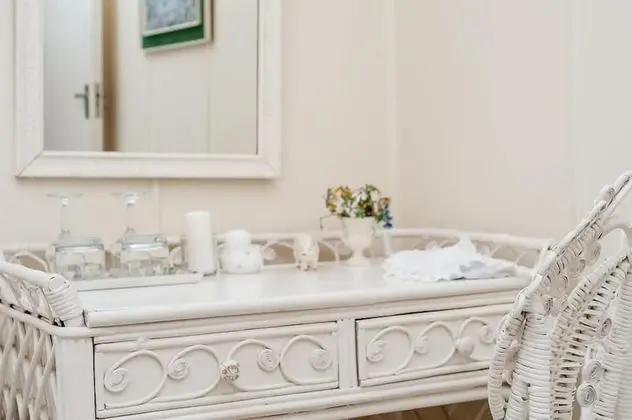 Basic Tek Büyük veya İki Ayrı Yataklı Oda, 1 Yatak Odası, Sigara İçilmez (En Suite)