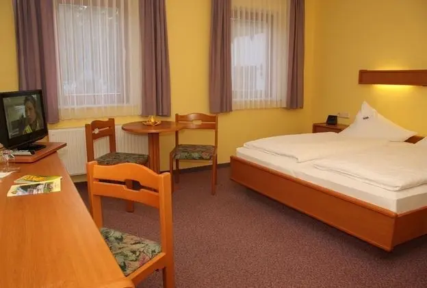 Standard Tek Büyük Yataklı Oda