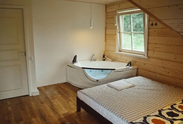 Luxury Kır Evi, 3 Yatak Odası, Sıcak Su Havuzu, Göl Manzaralı