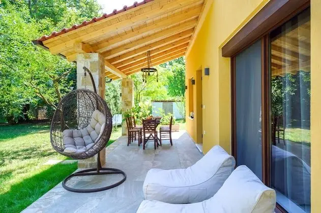 Villa, Havuz Manzaralı