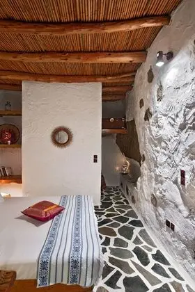 Bamboo cottage traditional studio with private garden