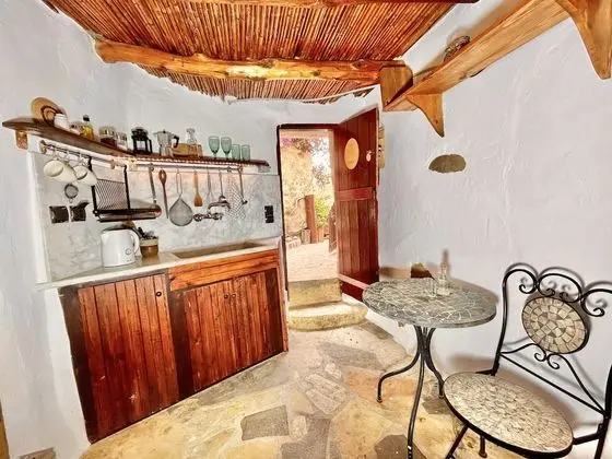KELARI with private terrace and shared garden
