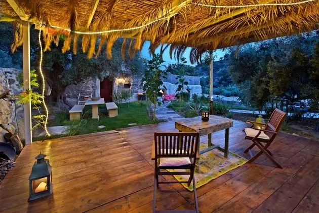 KELARI with private terrace and shared garden