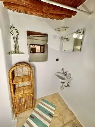 KELARI with private terrace and shared garden