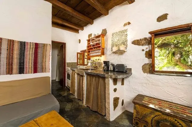 Traditional Cottage, Mountain View (Skinos)