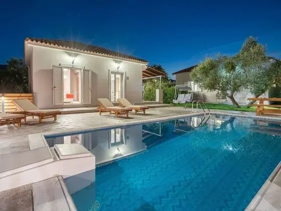 Deluxe Villa, 3 Yatak Odası, Kişiye Özel Havuzlu (Ftelia)