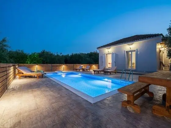 Deluxe Villa, 3 Yatak Odası, Kişiye Özel Havuzlu (Ftelia)