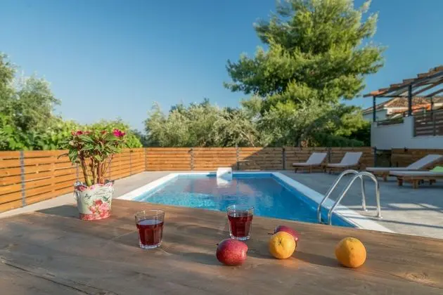 Deluxe Villa, 3 Yatak Odası, Kişiye Özel Havuzlu (Ftelia)