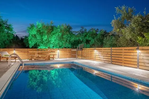 Deluxe Villa, 3 Yatak Odası, Kişiye Özel Havuzlu (Ftelia)