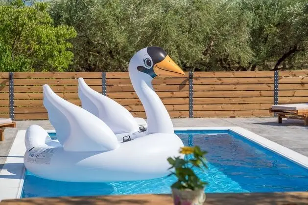 Deluxe Villa, 3 Yatak Odası, Kişiye Özel Havuzlu (Ftelia)