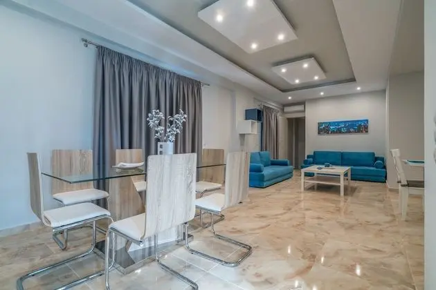 Superior Villa, 4 Yatak Odası, Kişiye Özel Havuzlu, Havuz Manzaralı (Chloe)