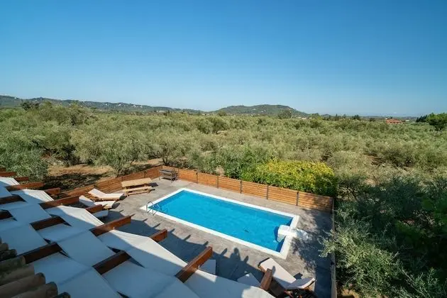 Superior Villa, 4 Yatak Odası, Kişiye Özel Havuzlu, Havuz Manzaralı (Chloe)