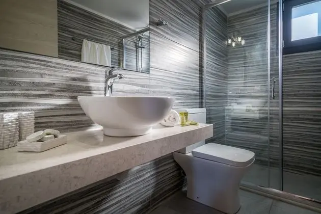 Superior Villa, 4 Yatak Odası, Kişiye Özel Havuzlu, Havuz Manzaralı (Chloe)