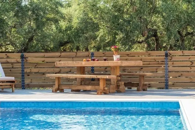 Superior Villa, 4 Yatak Odası, Kişiye Özel Havuzlu, Havuz Manzaralı (Chloe)